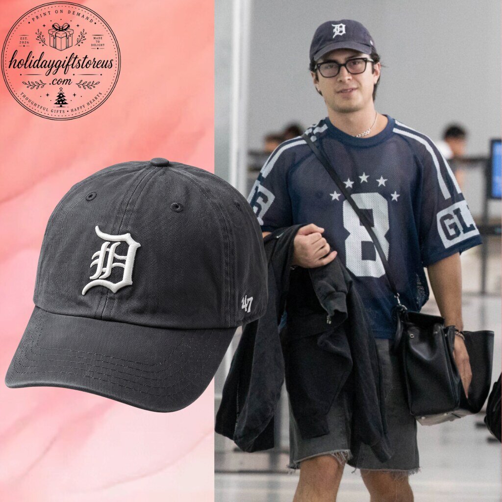 Hudson Williams Detroit Tigers '47 Clean Up adjustable Cap - Hudson Williams With girlfriend Katelyn Rose Larson, at the airport in Toronto, Canada.